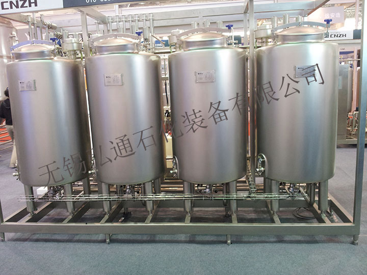 Complete sets of tank equipment